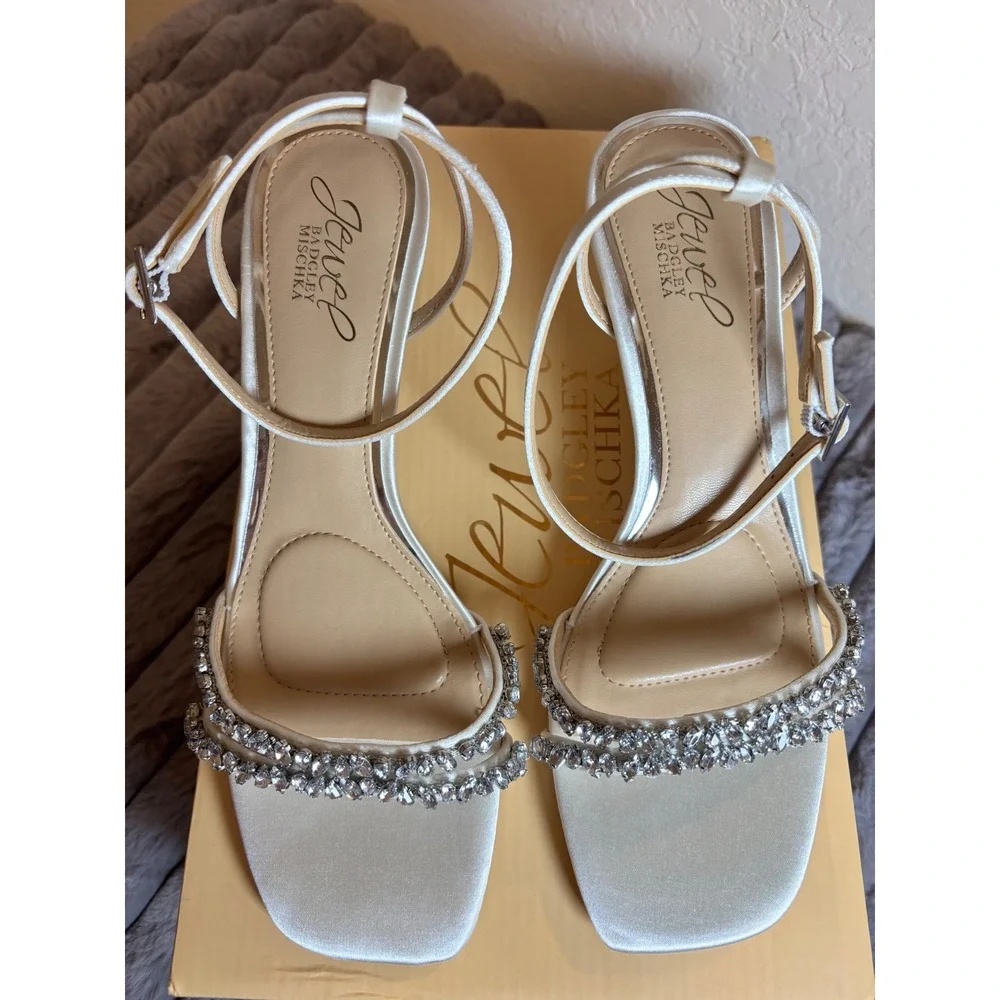 Jewel Badgley Mischka Nayla Sandals Women 6.5 Ivory Satin Rhinestone Kitten Heel